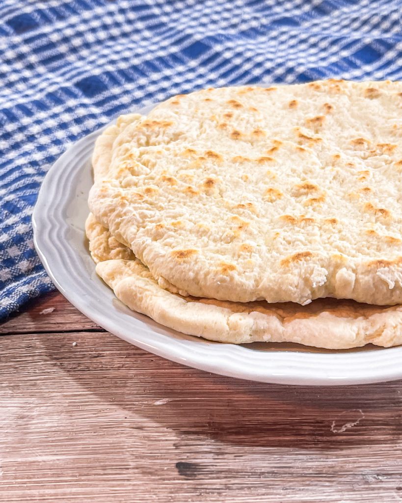 Una ricetta semplice e veloce per preparare il pane in padella, da